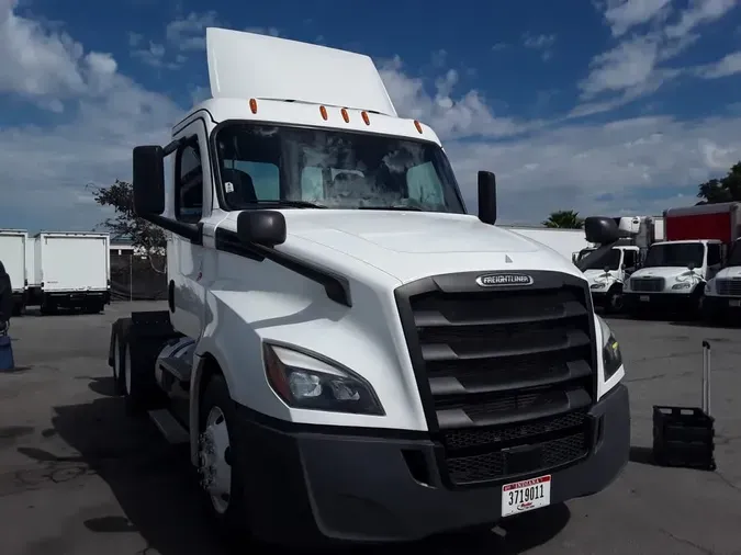 2019 FREIGHTLINER/MERCEDES CASCADIA