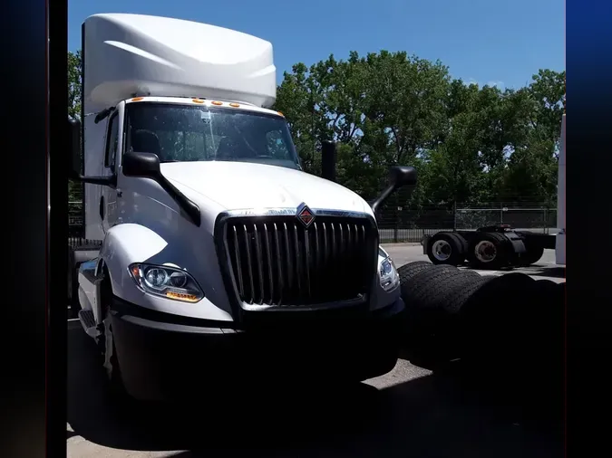 2022 NAVISTAR INTERNATIONAL LT625 DAYCAB T/A092a8f7ead5b7a28fb943766b5a8e5ba