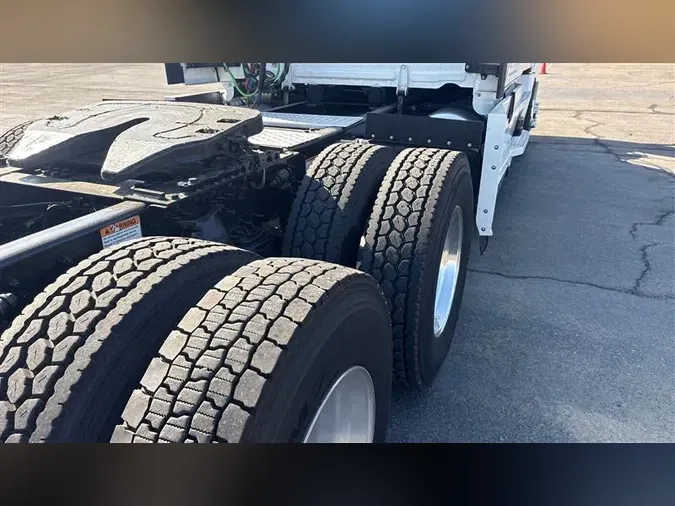 2022 FREIGHTLINER CA126