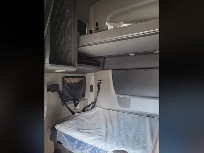 2019 NAVISTAR INTERNATIONAL LT625 SLPR CAB