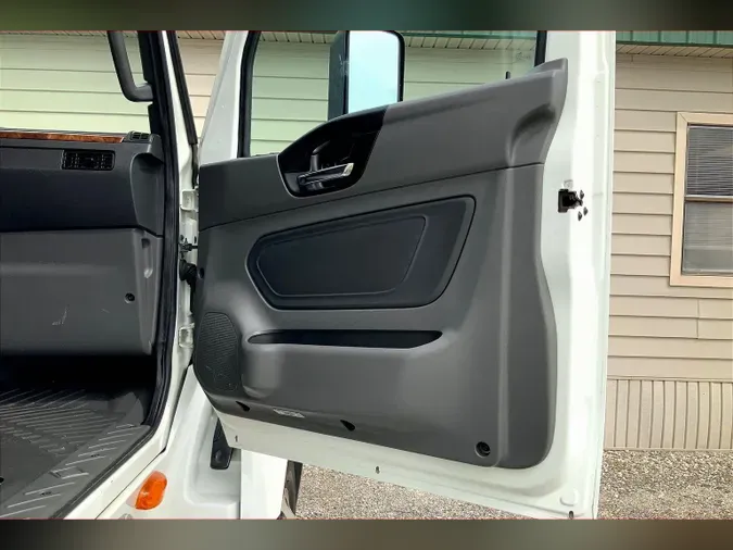 2021 INT LT625 6x4