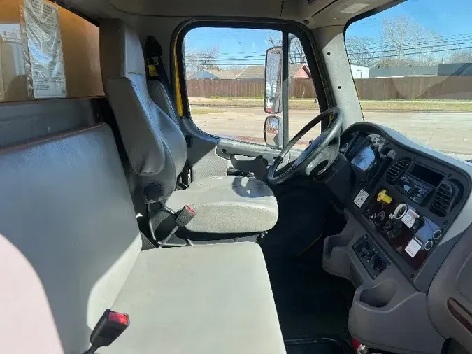 2020 Freightliner M2