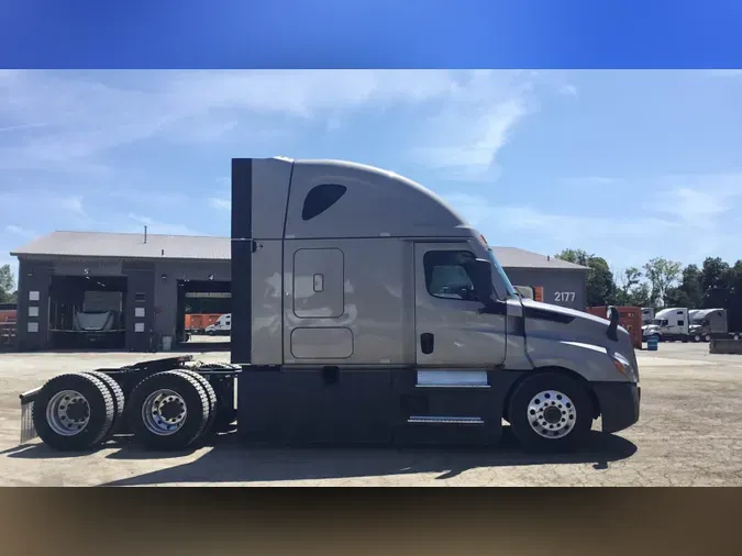 2023 Freightliner Cascadia