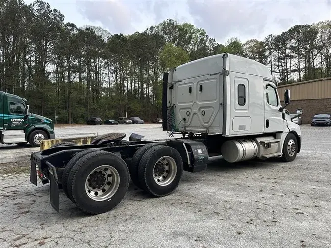 2019 FREIGHTLINER CA126