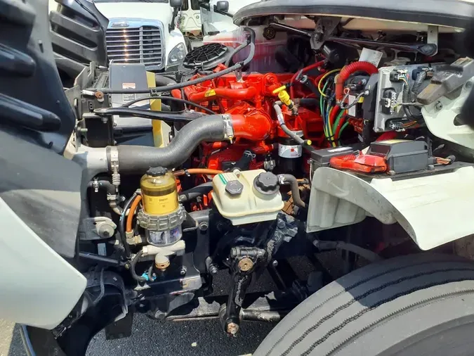 2018 FREIGHTLINER M2 106