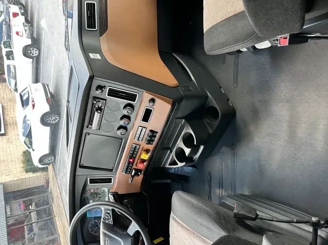 2019 FREIGHTLINER CASCADIA