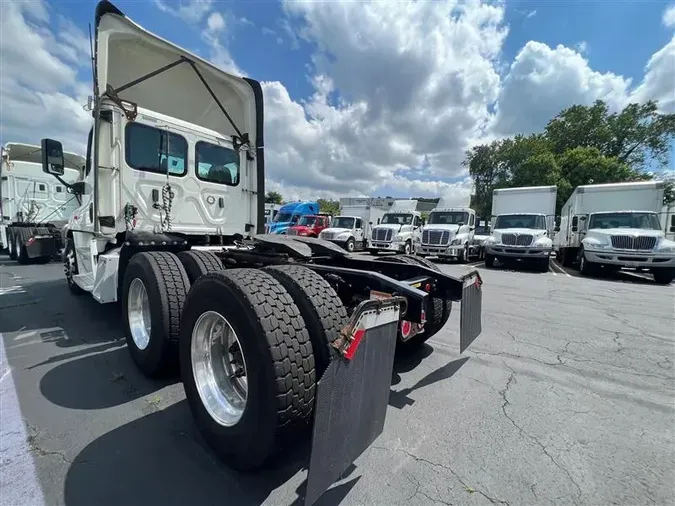 2018 FREIGHTLINER/MERCEDES CASCADIA 125