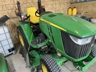 2016 John Deere 3046R