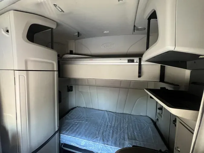 2022 Peterbilt 579