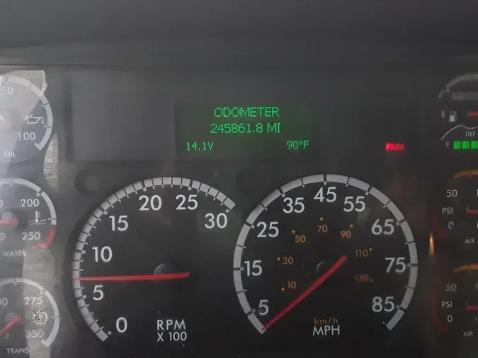 2017 FREIGHTLINER/MERCEDES M2 106
