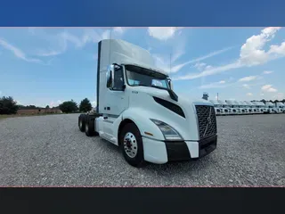 2019 Volvo VNL300