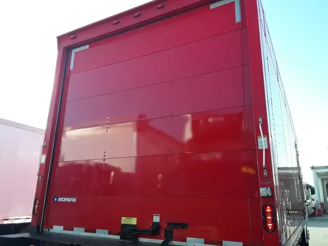 2017 FREIGHTLINER/MERCEDES M2 106