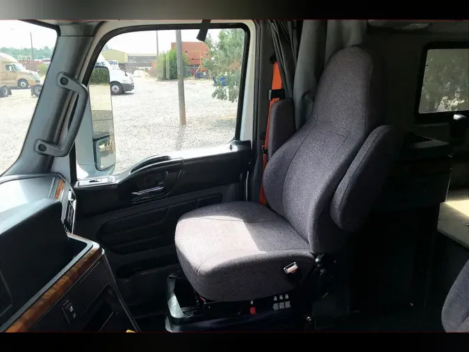 2022 INT LT625 6x4
