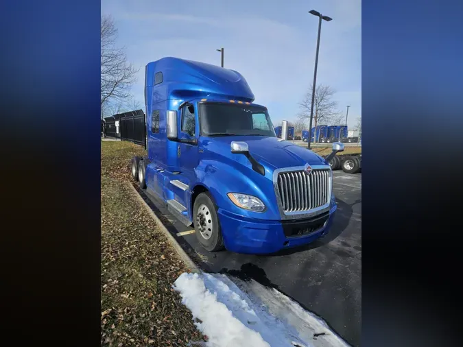 2022 International LT625