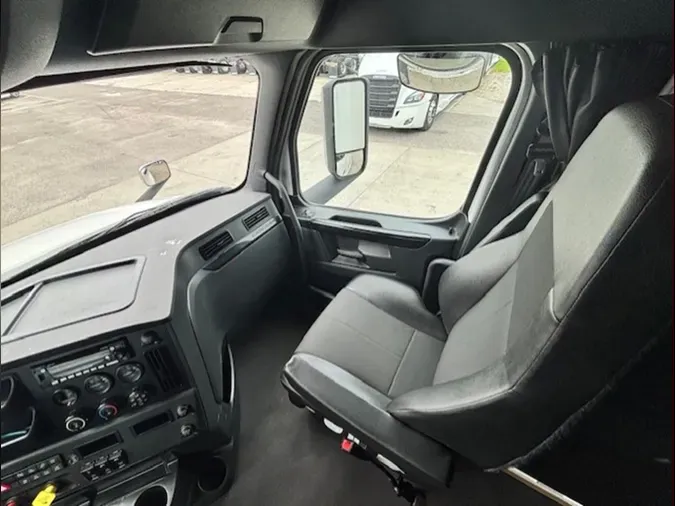 2023 Freightliner Cascadia 126
