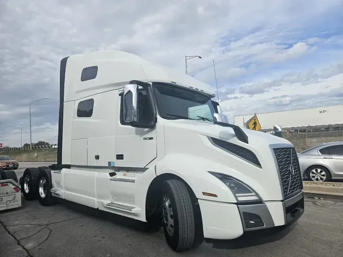 2024 VOLVO VNL64T760094f0a9d1251fe066d9711add46f3c8b