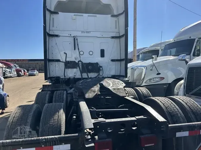 2021 INTERNATIONAL LT