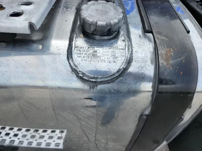 2022 VOLVO VNL64T300