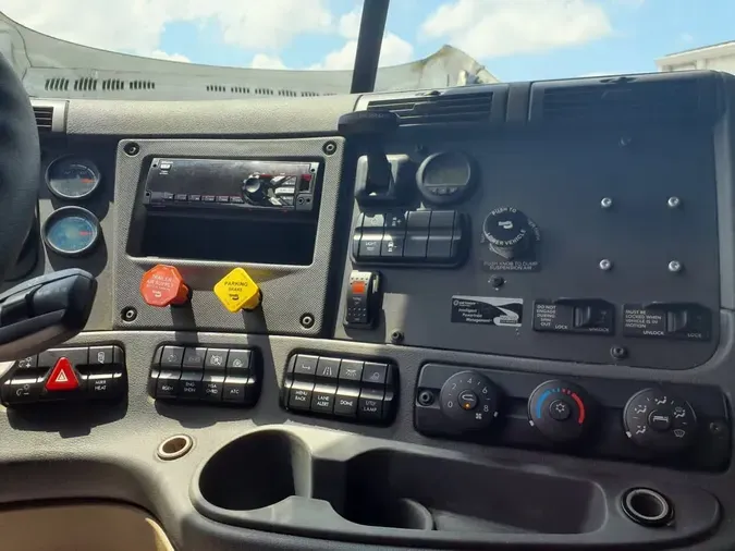 2020 FREIGHTLINER CASCADIA 125