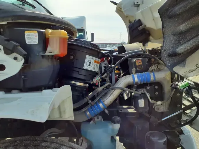 2015 FREIGHTLINER/MERCEDES M2 106