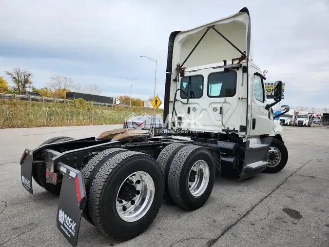 2019 FREIGHTLINER CASCADIA CA126