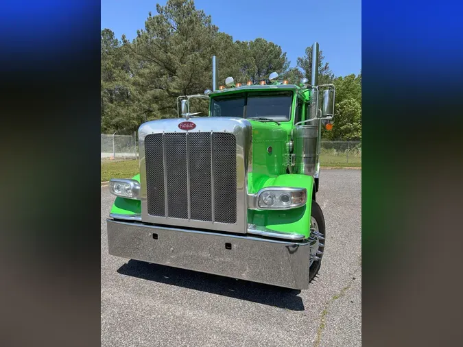 2021 Peterbilt 389