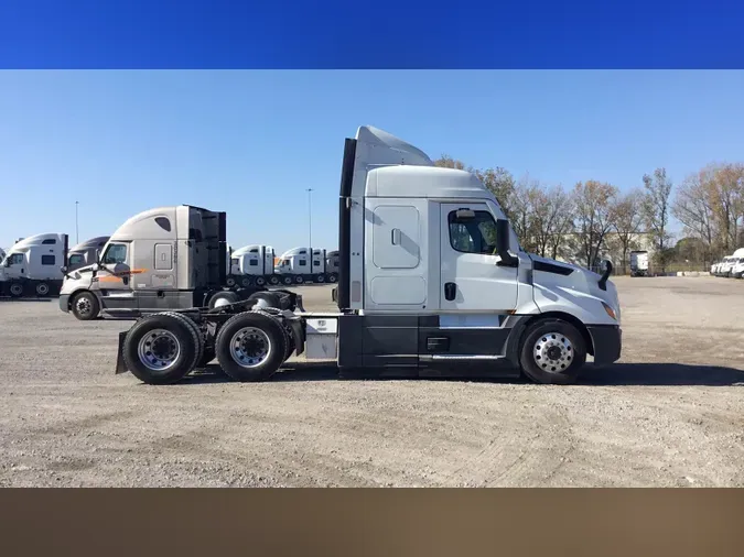 2022 Freightliner Cascadia 12609590d347609df83f00c18e5b3df80d6