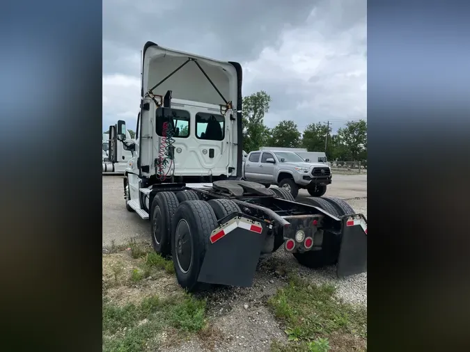 2017 FREIGHTLINER/MERCEDES CASCADIA 125