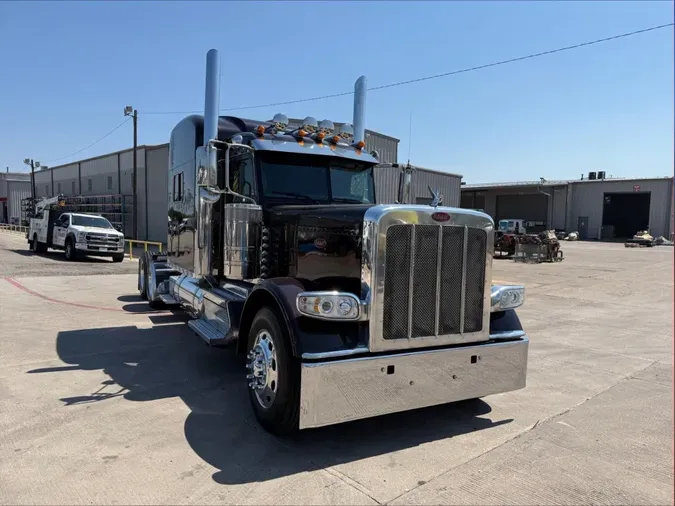 2022 Peterbilt 389