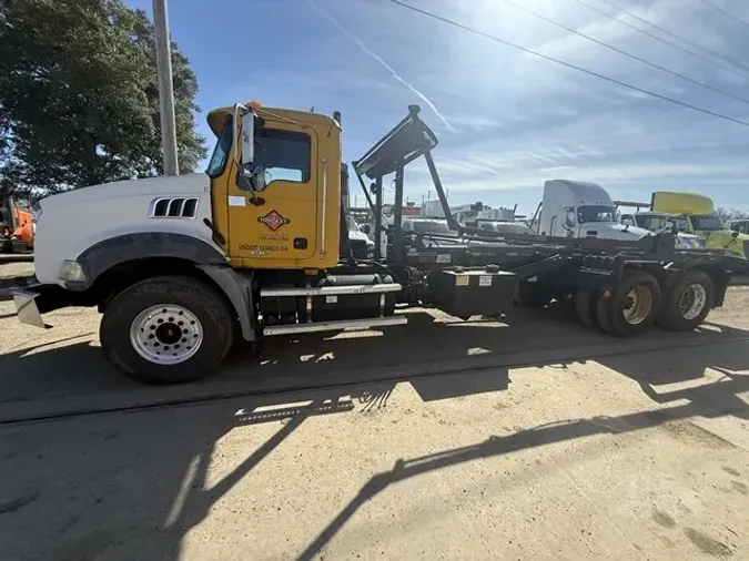 2009 MACK GRANITE GU813