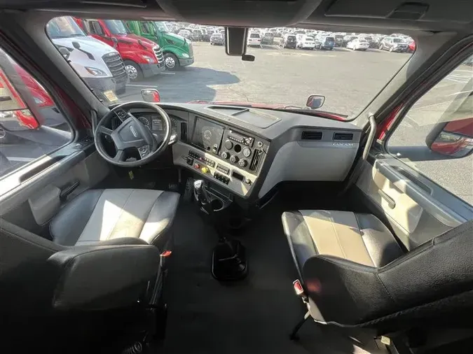 2019 FREIGHTLINER CA126