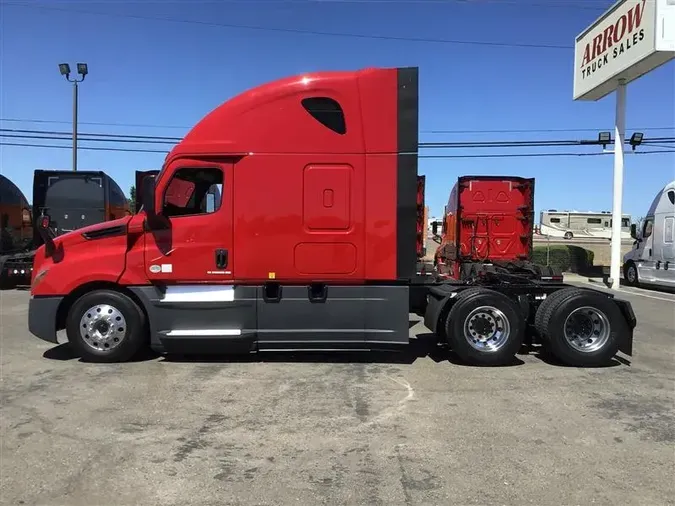 2020 FREIGHTLINER CASCADIA