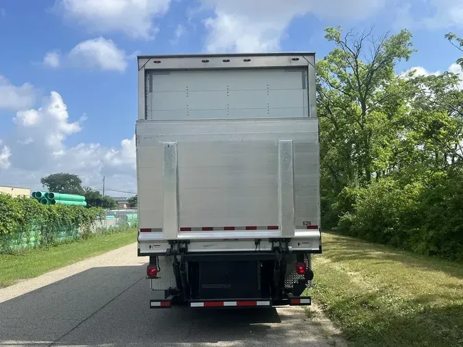 2017 Freightliner M2 106
