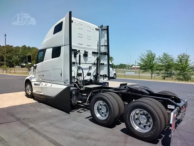 2026 VOLVO VNL64T860