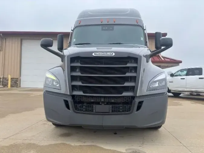 2022 Freightliner Cascadia 126096c02af0786bbc791663f9b83cea833
