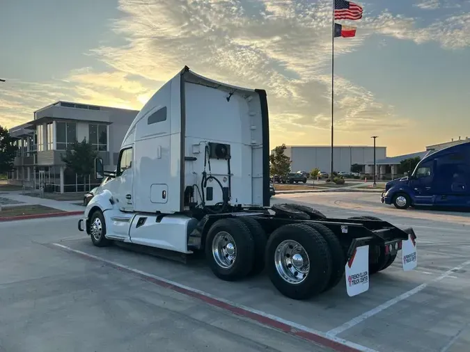 2022 Kenworth T680