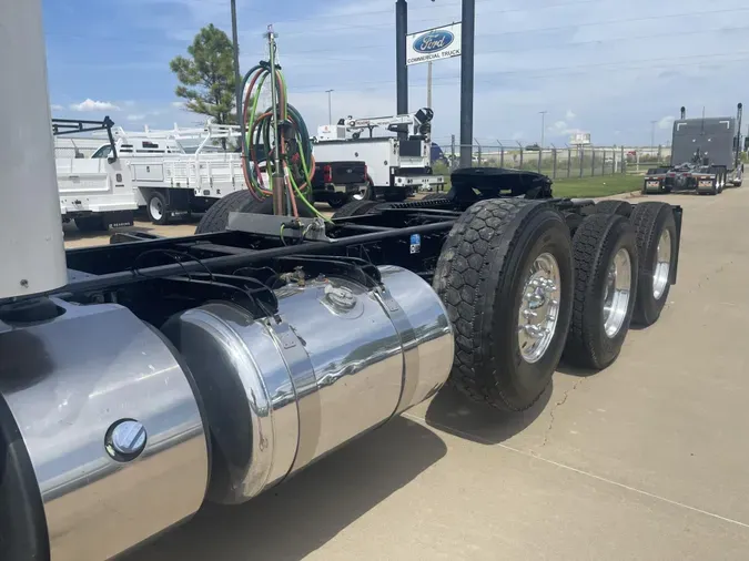 2020 Peterbilt 389