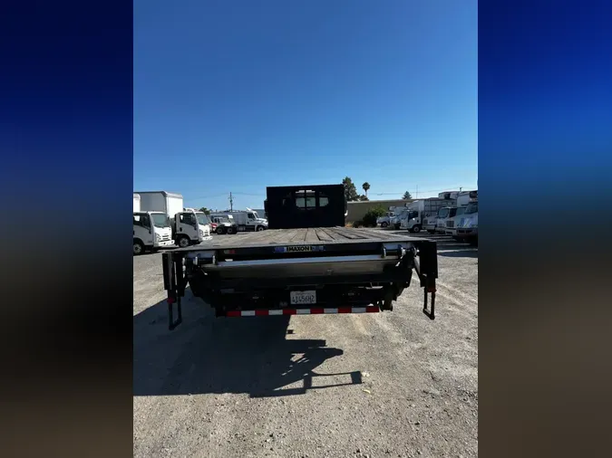 2018 FREIGHTLINER M2 106