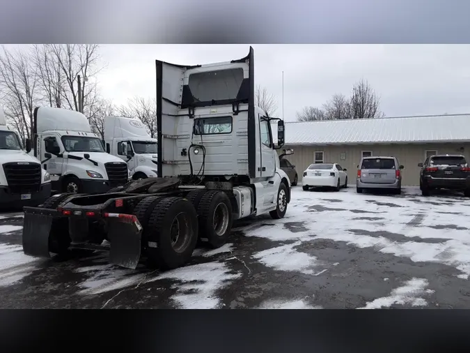 2019 Volvo VNL300