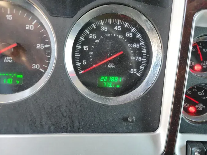 2022 Kenworth W900L