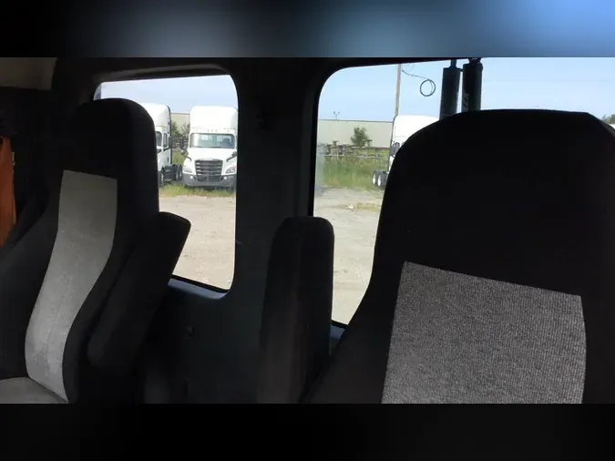 2020 Freightliner Cascadia 126