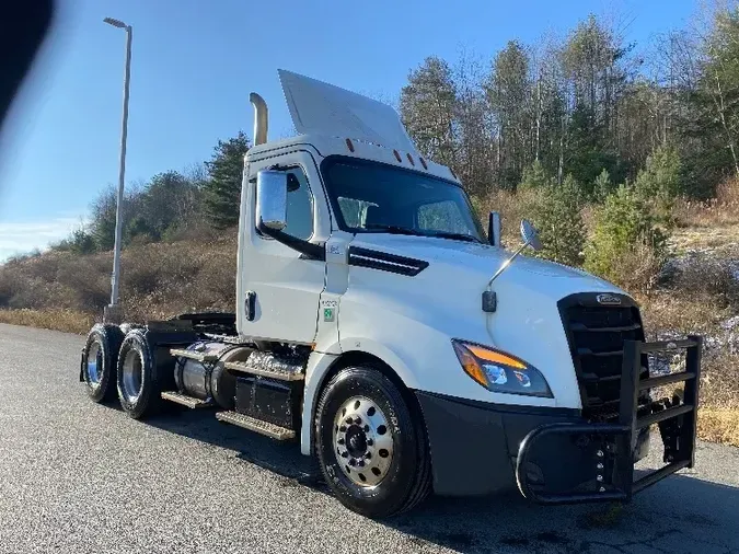 2018 Freightliner T12664ST0981b8f3c8c391912c4528c5e2e41b73