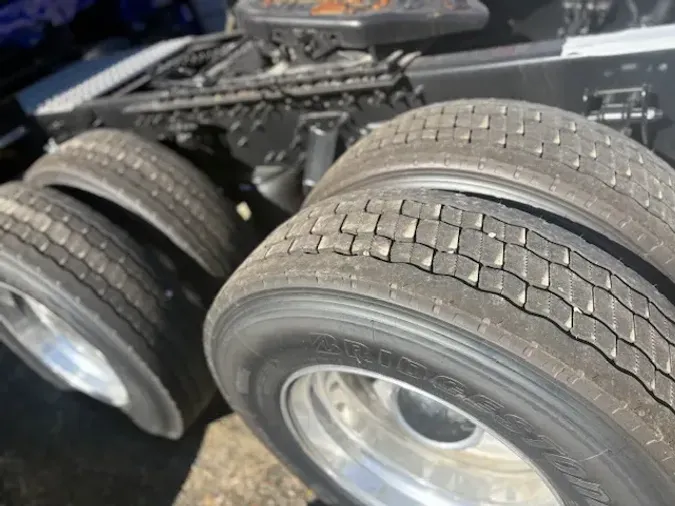 2026 VOLVO TRUCK VNL64TV04