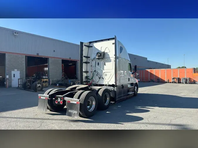 2023 Freightliner Cascadia 1260989ed5ede4c6cf47b4975a45a126d92
