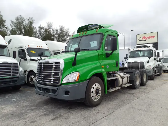 2016 FREIGHTLINER/MERCEDES CASCADIA 125098e1dd16f562e866160e11daa6bf9e4