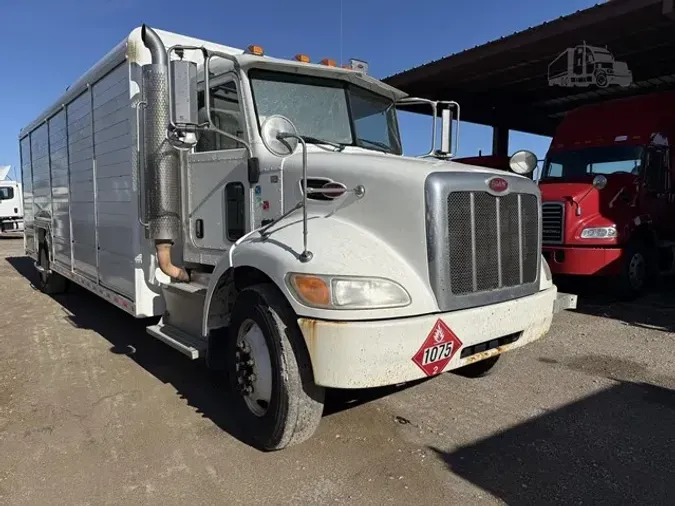 2013 PETERBILT 337