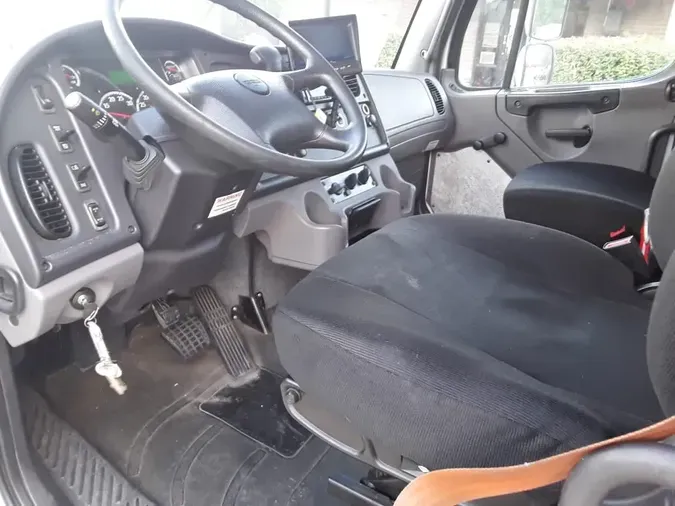 2019 FREIGHTLINER/MERCEDES M2 106