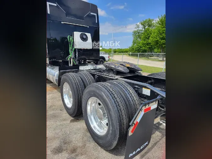 2025 MACK AN64T