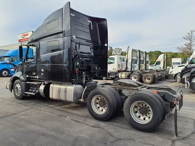 2019 VOLVO VNL64T-760