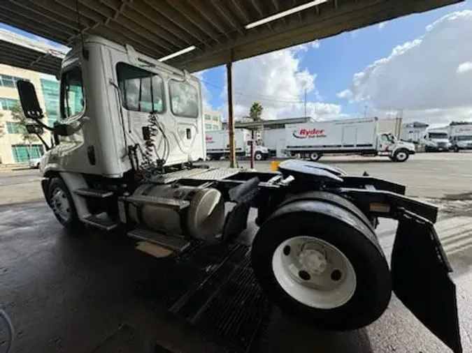 2014 FREIGHTLINER/MERCEDES CASCADIA 113